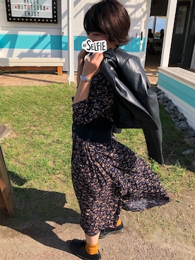 「海」｜「アイテム（ライダースジャケット）」を使った、Pちゃんさん（レディース・164cm）の秋コーディネート