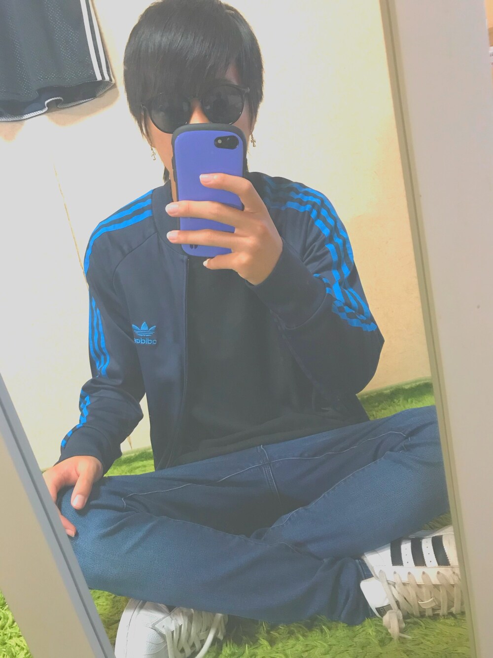 「休日スタイル、スニーカー、ootd、秋のコーデ、スキニーデニム、ラブアンドピース2017」｜「adidas Originalsのアイテム（ブルゾン、ブルー系）」を使った、Rさん（メンズ・168cm）の秋コーディネートの1枚目の写真
