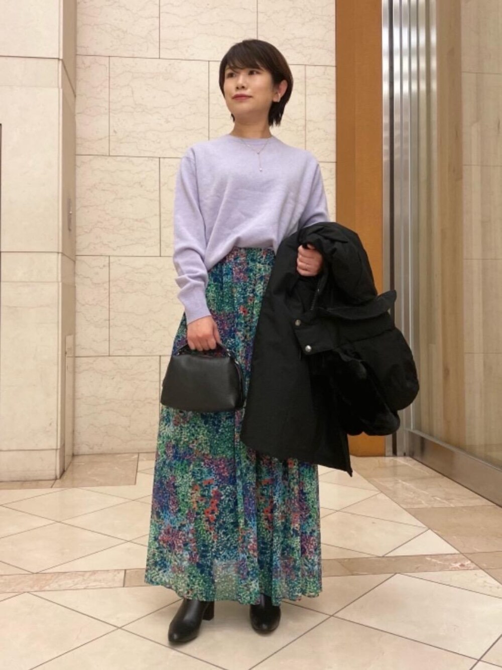 「スカート、リラックス、シューズ、ニット/セーター、あうたー」｜「GIANNI CHIARINIの【一部別注】＜GIANNI CHIARINI(ジャンニ キアリーニ) ＞ALIFA バッグ S（ショルダーバッグ、ブラック系）」を使った、006963さん（レディース・154cm）の冬コーディネートの1枚目の写真