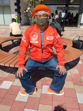 「アイテム（MA-1、オレンジ系）」を使った、avirexsさん（メンズ・165cm）の春コーディネート