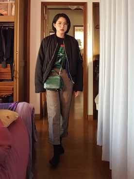 「グレンチェック」｜「アイテム（MA-1）」を使った、なつおさん（レディース・168cm）の冬コーディネート