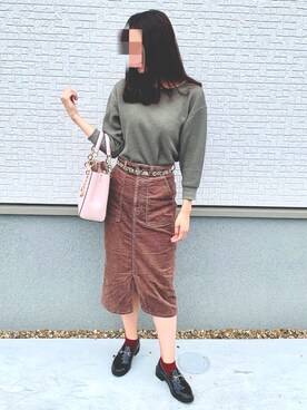 「GU（ジーユー）のアイテム（スカート、ブラウン系）」を使った、zueko0702さん（レディース・156cm）の秋コーディネート