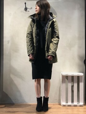 「リブニット」｜「アイテム（ミリタリージャケット）」を使った、Asukaさん（レディース・166cm）の冬コーディネート