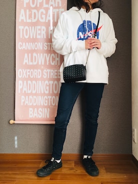 「H&M（エイチ・アンド・エム）のアイテム（パーカー、ホワイト系）」を使った、サミ〜さん（レディース・153cm）の秋コーディネート