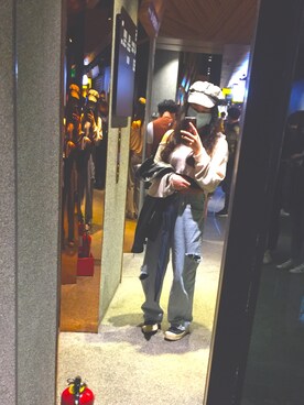 「Lulus（-）のアイテム（パンツ）」を使った、Sonia さん（レディース・163cm）の春コーディネート