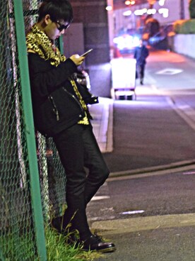 「マーチン」｜「アイテム（ライダースジャケット）」を使った、shuさん（メンズ・176cm）の春コーディネート