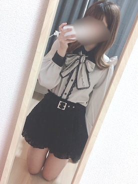 「ROJITA（ロジータ）のロゴリボンブラウス（シャツ/ブラウス、ベージュ系）」を使った、りこぴんさん（レディース・154cm）の冬コーディネート