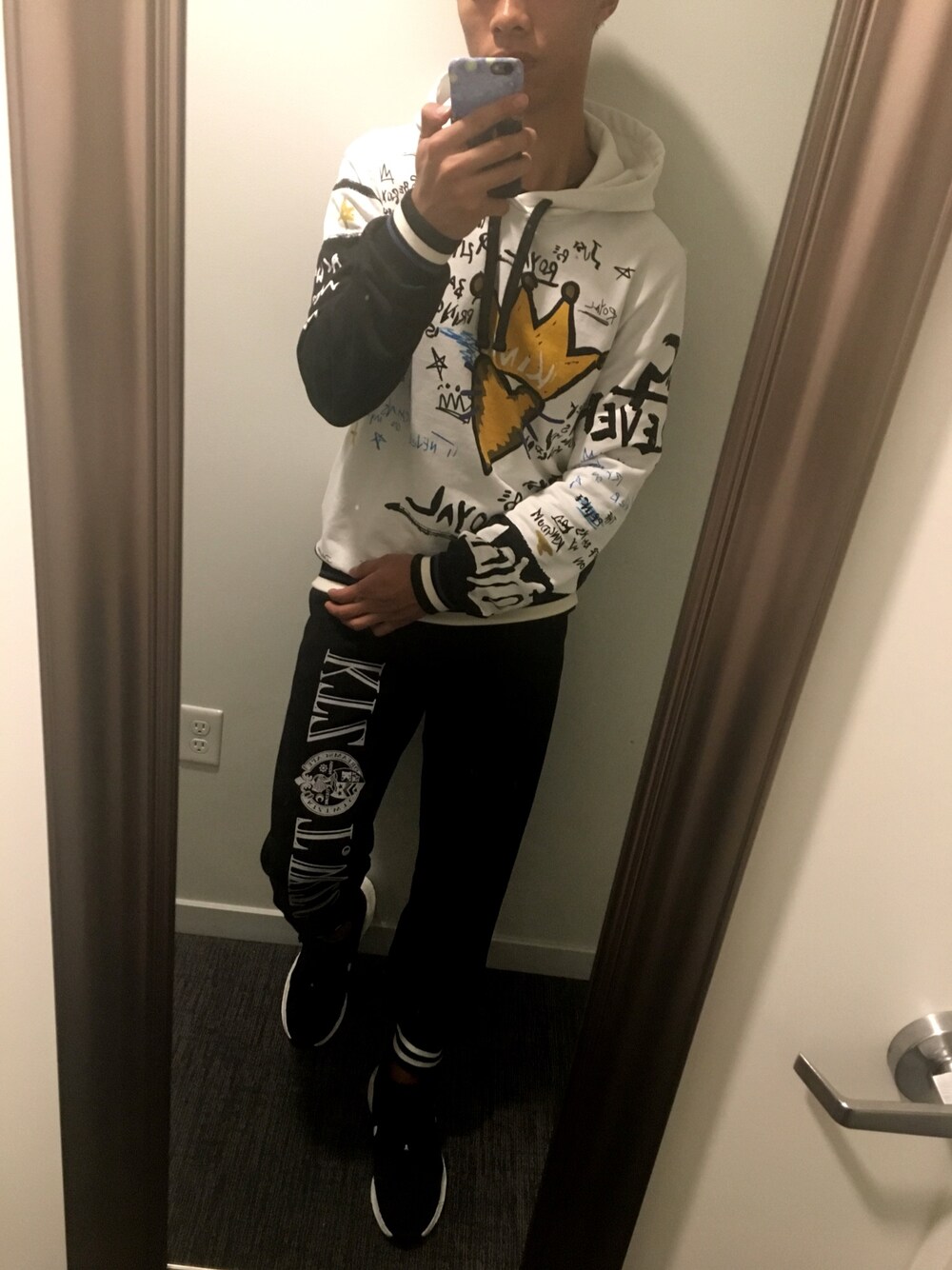 「秋コーデ、ktz、DOLCE&GABBANA、daily look、adidas」｜「DOLCE&GABBANAのアイテム（スタジャン、ホワイト系）」を使った、ginさん（メンズ・185cm）の秋コーディネートの1枚目の写真