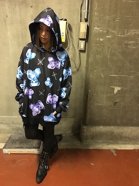 トラバストーキョー　リボン柄 フルジップパーカー 黒と青 トラバストーキョー パーカー トラバストーキョー リボン柄 フルジップ