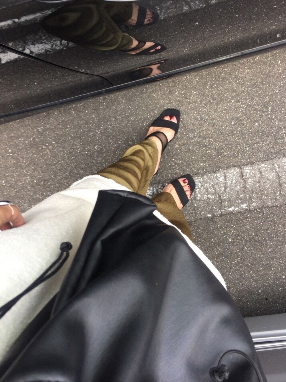 「大人カジュアル、サテンパンツ、サテン、パンツスタイル、ラクチンコーデ」｜「LAKOLEのアイテム（パンツ、グリーン系）」を使った、yu.さん（レディース・159cm）の夏コーディネートの1枚目の写真