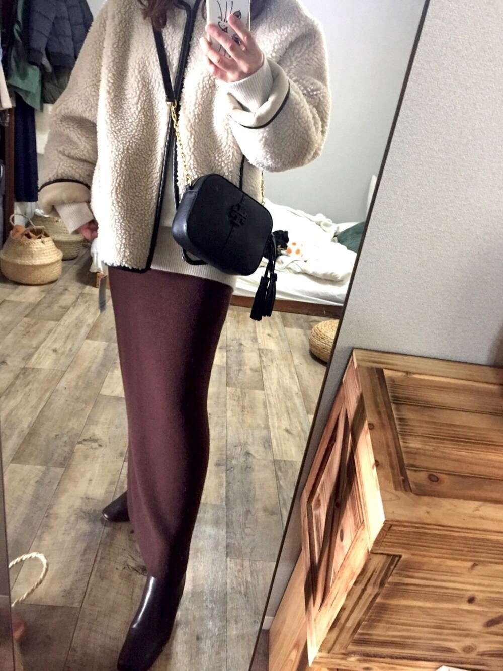 「私の推しブランド、大人コーデ、ボアジャケット、ニットスカート」｜「TODAYFULのパイピングボアブルゾン（ブルゾン、ホワイト系）」を使った、yu.さん（レディース・159cm）の冬コーディネートの1枚目の写真