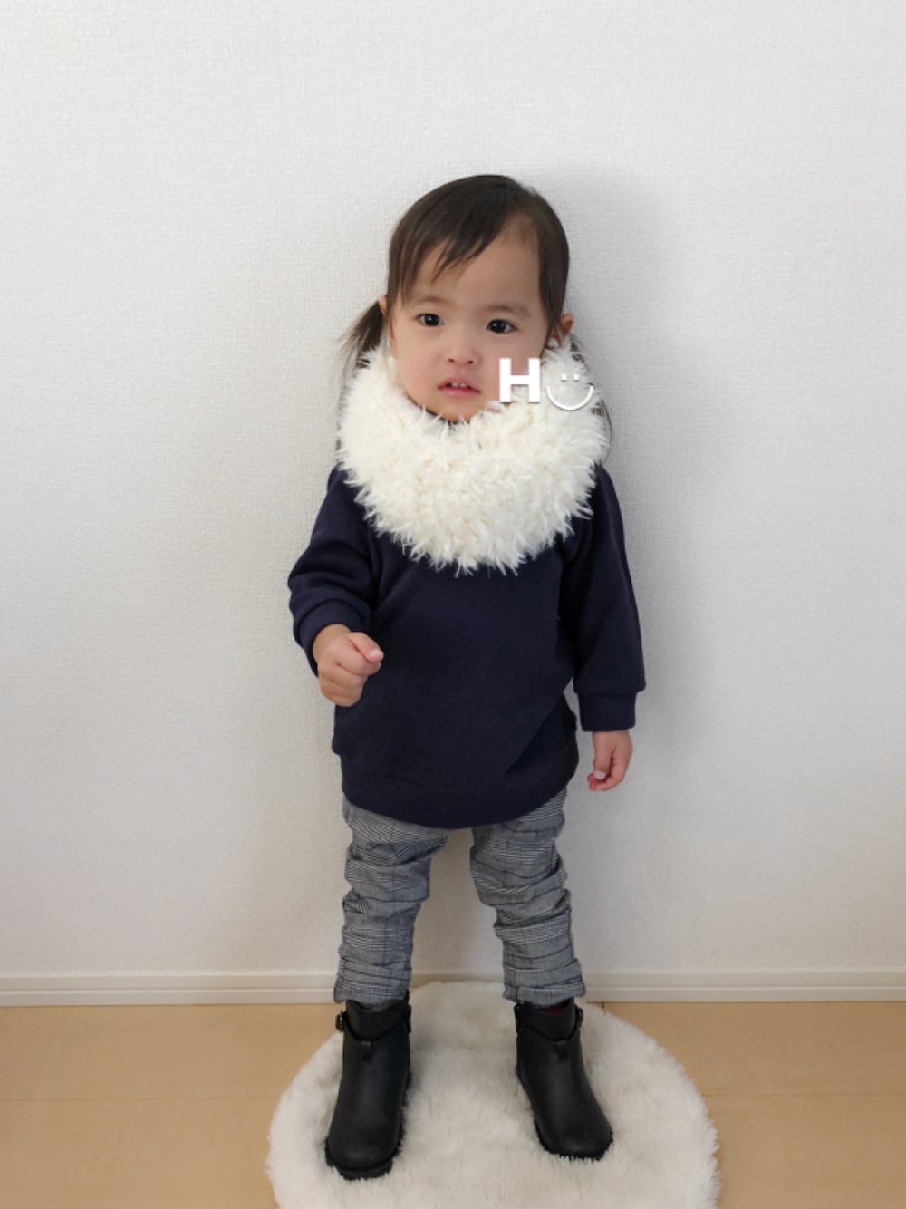 「キッズコーデ、キッズファッション、シンプル、グレンチェック、おんなのこ、女の子、2歳、おしゃれさんと繋がりたい」｜「petit mainのレイヤード風長袖裏毛ワンピース（ワンピース、ブルー系）」を使った、はるるん◡̈さん（キッズ・80cm）の冬コーディネートの1枚目の写真