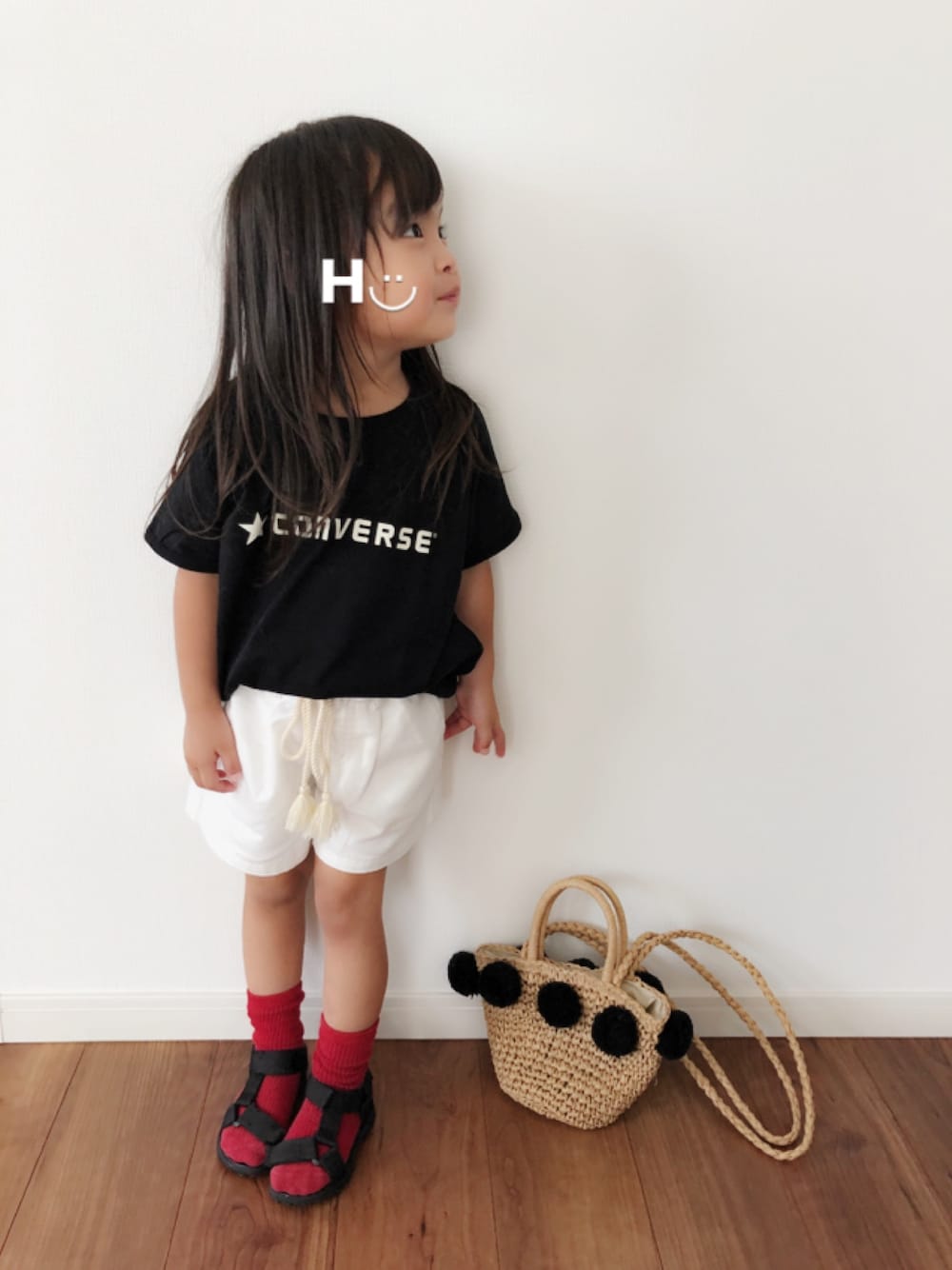 「夏コーデ、モノトーン、ブランシェス、converse、スポーツサンダル、ソックス×サンダル、女の子、おんなのこ、3歳、おしゃれさんと繋がりたい」｜「BRANSHESの【★CONVERSE/コンバース】星モチーフ半袖Tシャツ（Tシャツ/カットソー、ブラック系）」を使った、はるるん◡̈さん（キッズ・90cm）の夏コーディネートの1枚目の写真