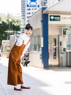 「WEGO（ウィゴー）のアイテム（オールインワン・サロペット）」を使った、村田倫子さん（レディース・163cm）の秋コーディネート