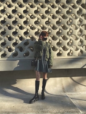 「OLIVE des OLIVE（オリーブデオリーブ）のアイテム（MA-1）」を使った、村田倫子さん（レディース・163cm）の冬コーディネート