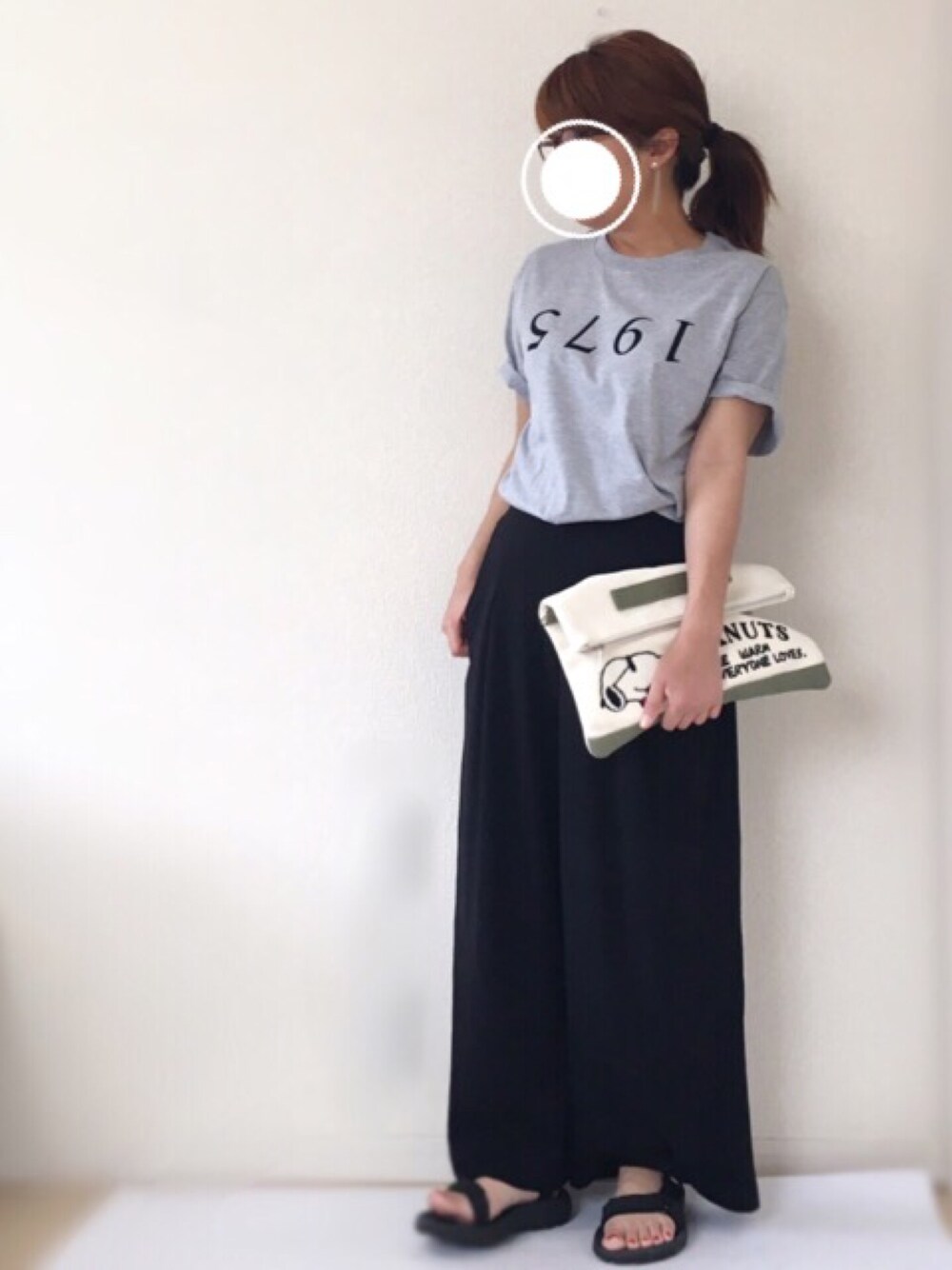Ayako  さんの「1975 tokyo 逆さロゴTシャツ（1975 tokyo）」を使ったコーディネート