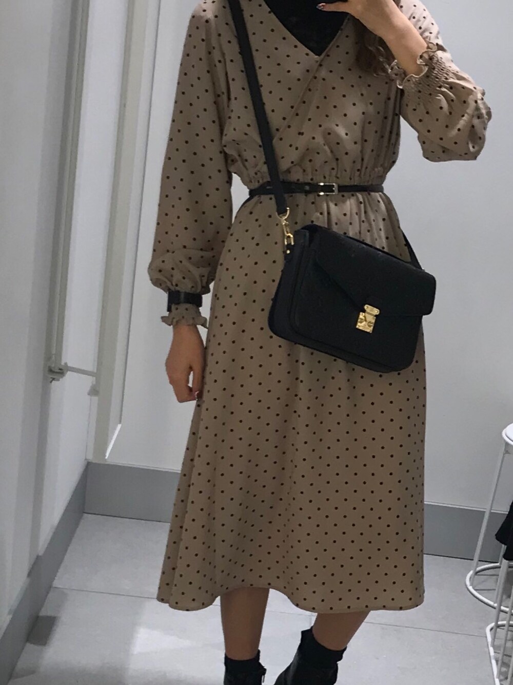「ジーユー、GU、ワンピース、ドット、ドットワンピース、ベージュ」｜「GUのアイテム（ワンピース、ベージュ系）」を使った、kopiさん（レディース・165cm）の冬コーディネートの1枚目の写真