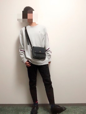 「tommy jeans（トミー ジーンズ）のコットンブレンド リラックス トレーナー（スウェット、グレー系）」を使った、ゆたまるさん（メンズ・170cm）の秋コーディネート