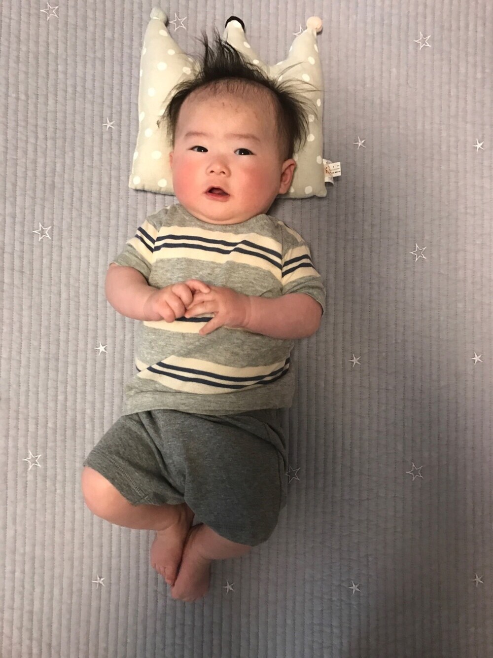 「赤ちゃん、男の子、夏服」｜「Carter'sのアイテム（その他パンツ、グレー系）」を使った、Haruさん（キッズ・60cm）の春コーディネートの1枚目の写真