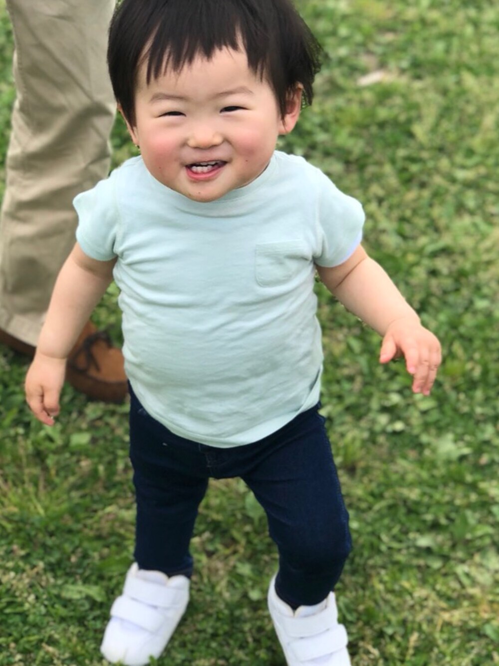 「男の子、1歳4ヶ月、夏コーデ」｜「caramelのアイテム（Tシャツ/カットソー、グリーン系）」を使った、Haruさん（キッズ・60cm）の春コーディネートの1枚目の写真
