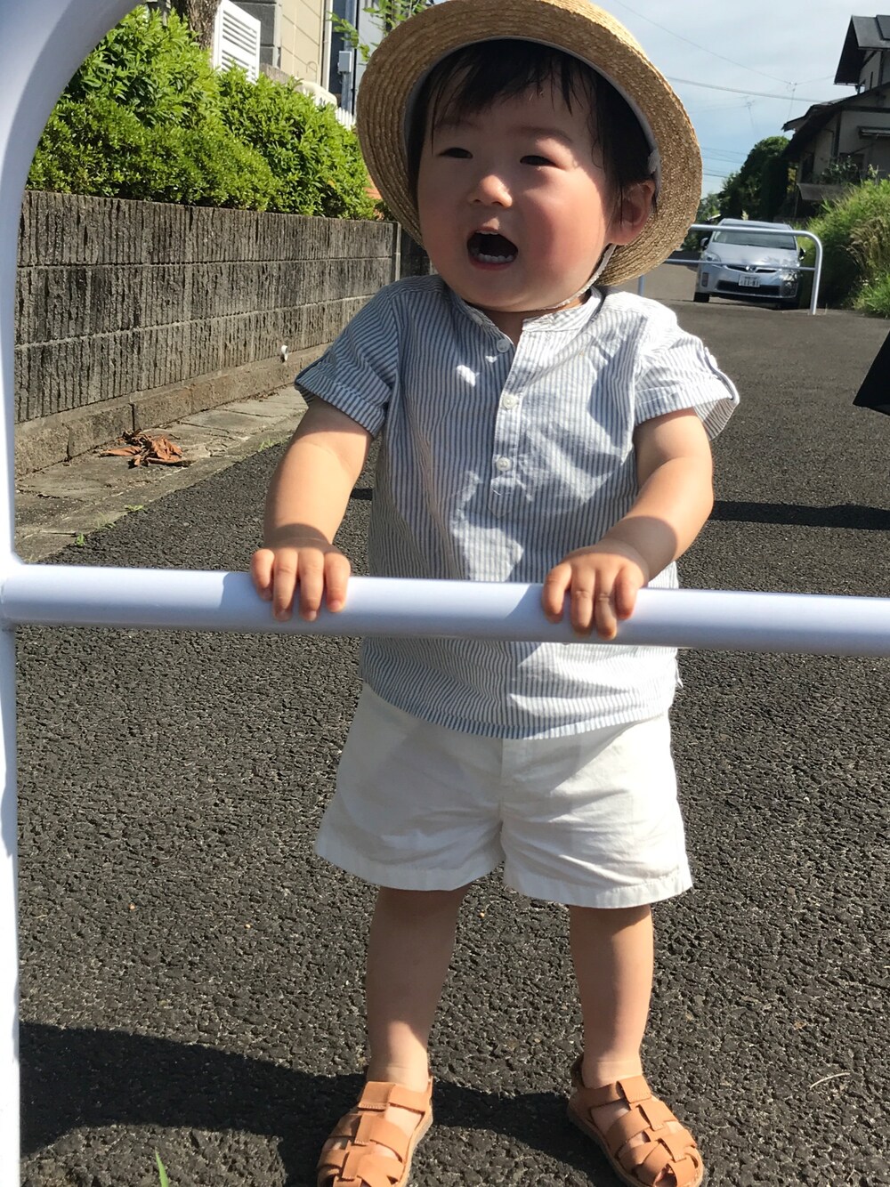「PETIT BATEAUのアイテム（その他パンツ、ホワイト系）」を使った、Haruさん（キッズ・80cm）の夏コーディネートの1枚目の写真
