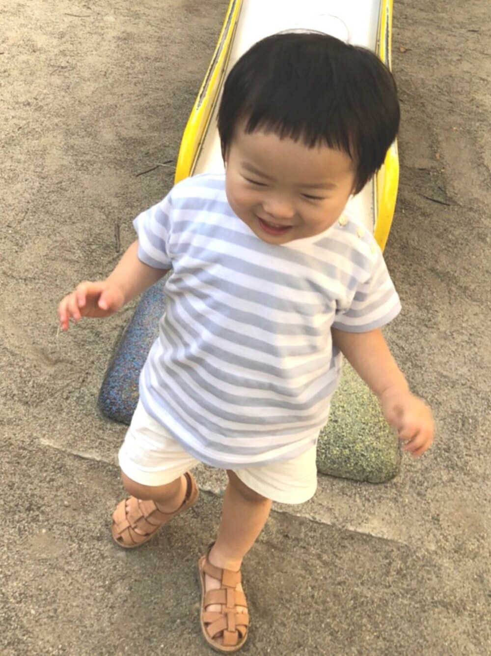 「男の子コーデ、夏コーデ、1歳」｜「agnes b.のJ008 L TS MC（Tシャツ/カットソー、ブルー系）」を使った、Haruさん（キッズ・80cm）の夏コーディネートの1枚目の写真