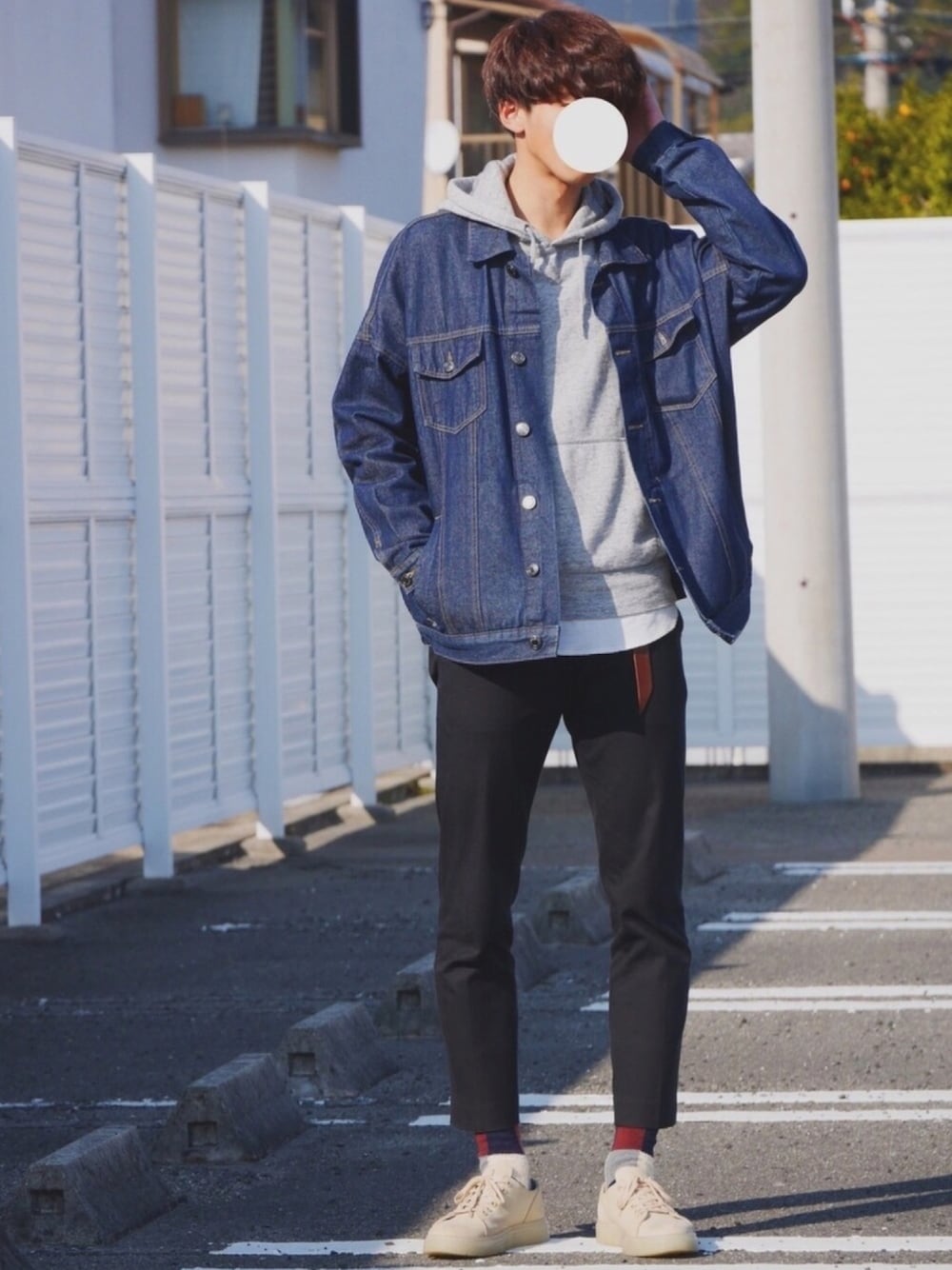 「春コーデ、カジュアル、オトナカジュアル、きれいめカジュアル、休日スタイル、ootd、UNIQLO、レイヤードスタイル、プチプラ、大学生」｜「MONO-MARTのBIGデニムGジャン(MONO-MART)（デニムジャケット、ブルー系）」を使った、Ryotaさん（メンズ・176cm）の冬コーディネートの1枚目の写真