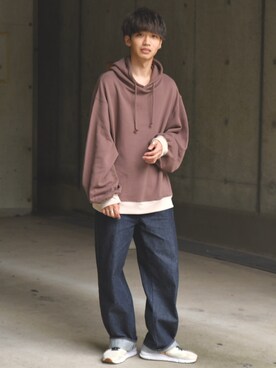 「epnok（エプノック）のアイテム（パーカー）」を使った、Ryotaさん（メンズ・176cm）の秋コーディネート