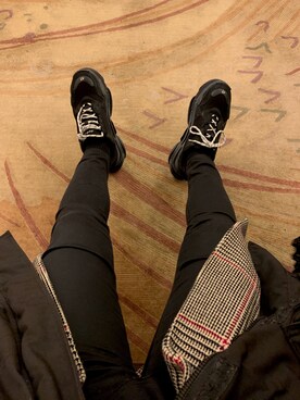 「vetements」｜「アイテム（トレンチコート）」を使った、Dr.Kさん（メンズ・171cm）の冬コーディネート