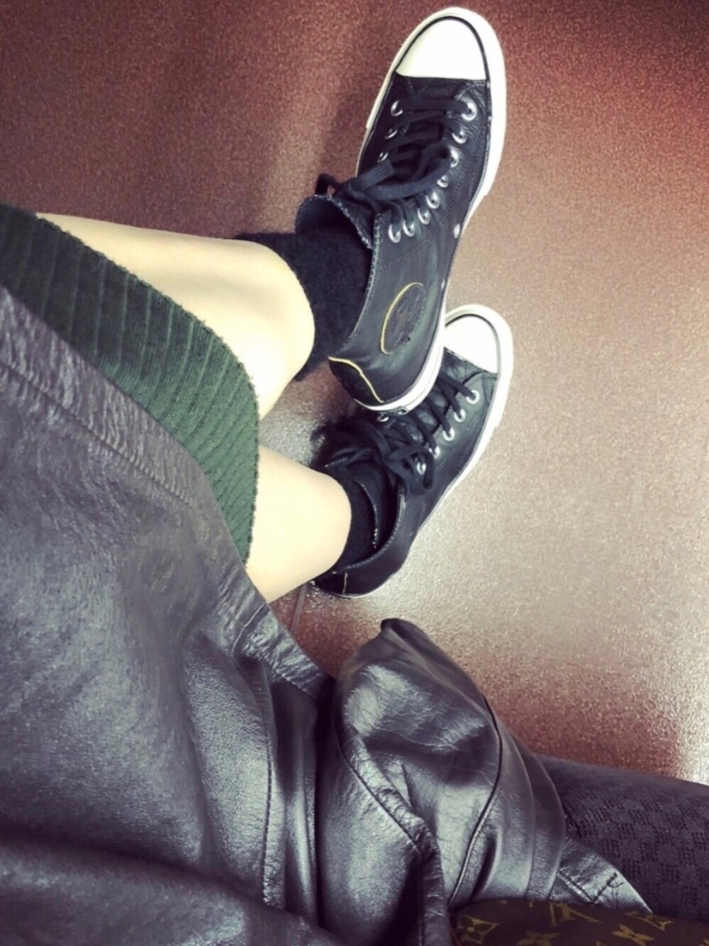 「秋のコーデ、革シャツ、ニットワンピース、converse、ZARA、vintage、アイラブCONVERSE」｜「ZARAの総リブで伸縮ばっちり体にそいます。ラインが細身できれいです。３年くらい前にセールで即買い☆（ワンピース、その他）」を使った、Chisato さん（レディース・166cm）の秋コーディネートの1枚目の写真