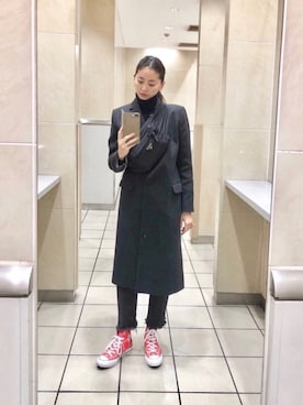 「タートルネック」｜「アイテム（メッセンジャーバッグ）」を使った、Chisato さん（レディース・166cm）の冬コーディネート