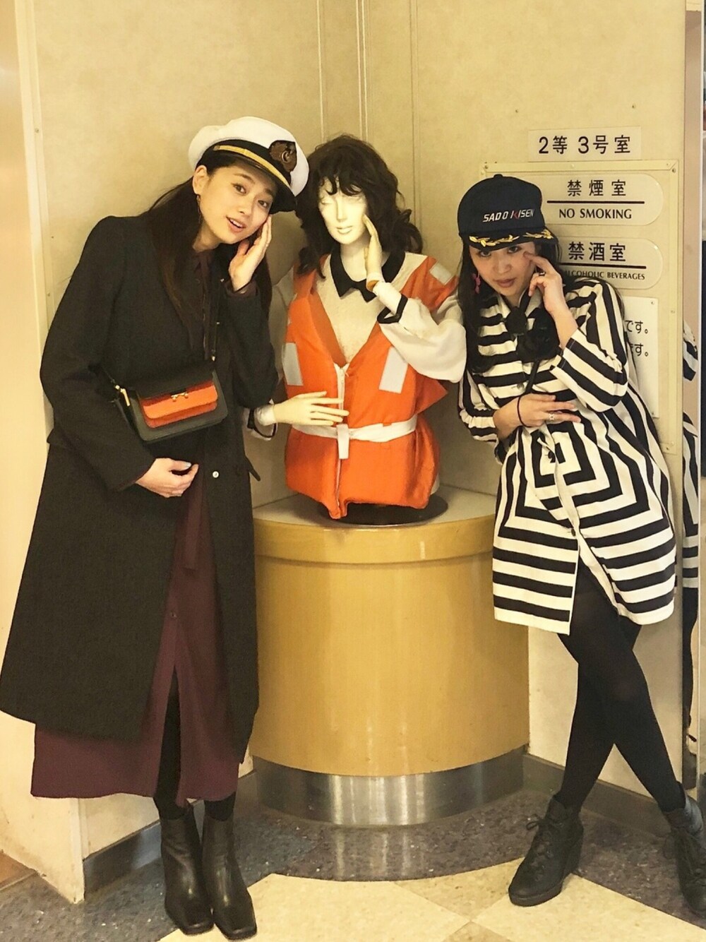「春コーデ、佐渡島、旅行、ワンピース、黒ブーツ、大人カジュアル、Lautashi、JHON LAWLENCE SULLIVAN、MARNI」｜「untisholdのかかとがしっかりで歩きやすいよ（ブーツ、ブラック系）」を使った、Chisato さん（レディース・166cm）の春コーディネートの1枚目の写真