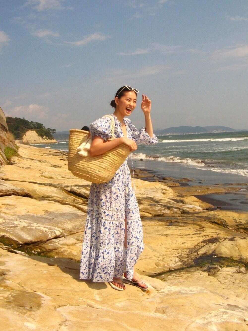「夏コーデ、旅行、海、鎌倉、ワンピース、ビーサン、havaianas、ANNEBRA」｜「VINTAGEのアイテム（ワンピース、ブルー系）」を使った、Chisato さん（レディース・166cm）の秋コーディネートの1枚目の写真