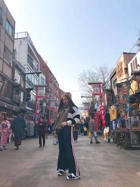 「FILA（フィラ）のアイテム（Tシャツ/カットソー、ブラック系）」を使った、Yuさん（レディース・160cm）の冬コーディネート