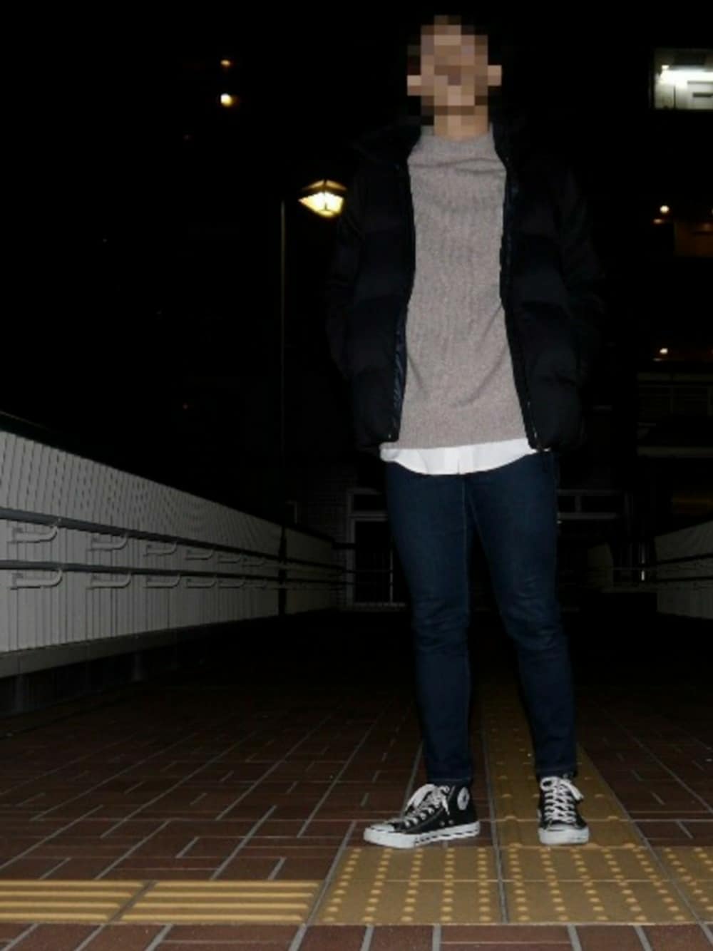 「アイラブCONVERSE、秋コーデ、スキニー、レイヤードスタイル、低身長、ユニクロ、コンバース、おしゃれさんと繋がりたい、いいね、save、フォローお願いします🤑」｜「MONO-MARTのT/R ストレッチ バンドカラーシャツ（シャツ/ブラウス、ホワイト系）」を使った、なーかわさん（メンズ・166cm）の冬コーディネートの1枚目の写真