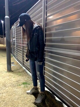 「NEW ERA（ニューエラ）のアイテム（キャップ、ブラック系）」を使った、harukaさん（レディース・153cm）の冬コーディネート