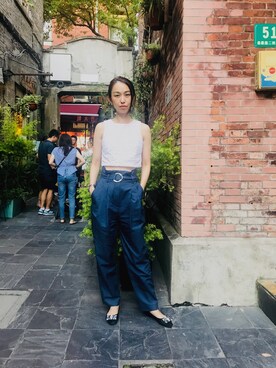 「MANGO（マンゴ）のアイテム（スラックス）」を使った、Cynthia Ng さん（レディース・170cm）の夏コーディネート