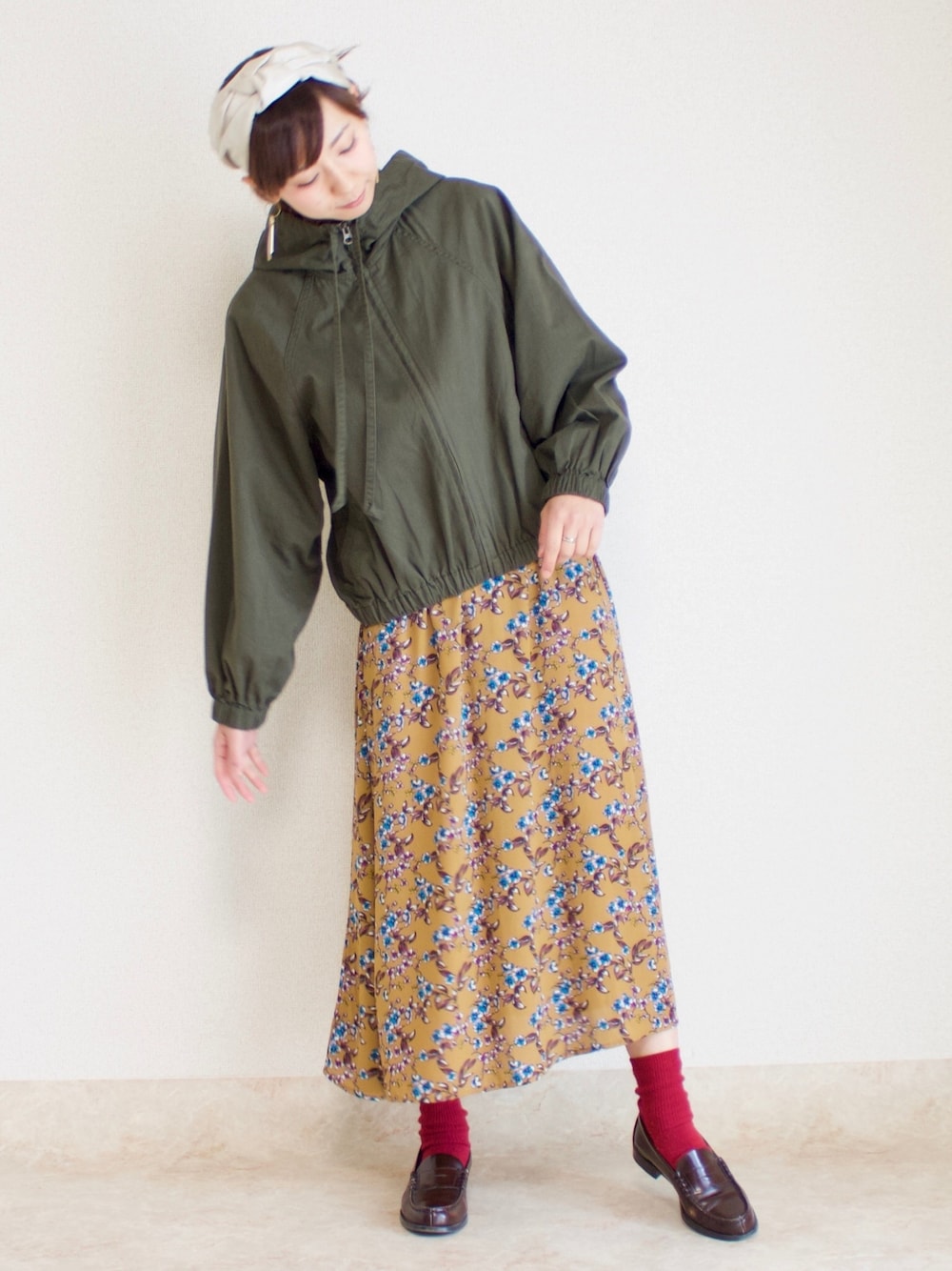 「プチプラ、オトナカジュアル、春コーデ、おしゃれさんと繋がりたい、きれいめカジュアル、UNIQLO、UNIQLO JW ANDERSON、ワンピース、ootd、バンダーナ」｜「SHIPSのアイテム（ヘアバンド、ベージュ系）」を使った、ユキさん（レディース・158cm）の春コーディネートの1枚目の写真
