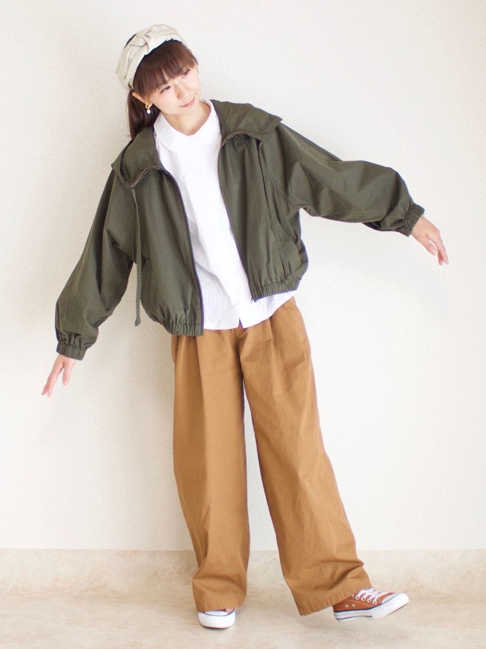 「パステル映える春、大人コーデ、ラクチンコーデ、ナチュラル、大人カジュアル、UNIQLO、ootd、コンバース、バンダーナ、プチプラ」｜「SHIPSのアイテム（ヘアバンド、ベージュ系）」を使った、ユキさん（レディース・158cm）の春コーディネートの1枚目の写真