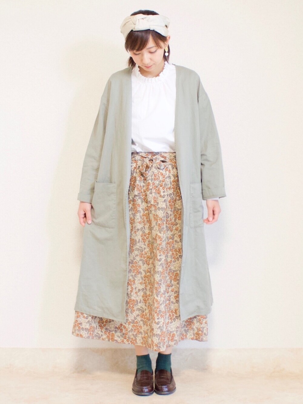 「おしゃれさんと繋がりたい、カジュアルコーデ、プチプラ、オトナカジュアル、ユニクロ、GU、ootd、アースカラー、きれいめカジュアル、ゆるコーデ」｜「SHIPSのアイテム（ヘアバンド、ベージュ系）」を使った、ユキさん（レディース・158cm）の春コーディネートの1枚目の写真