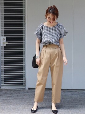 「FRAMeWORK（フレームワーク）のコンパクトチノグルカパンツ◆（チノパンツ）」を使った、tomoさん（レディース・165cm）の春コーディネート
