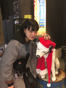 「ボーイッシュ」｜「アイテム（ステンカラーコート）」を使った、リカリーさん（レディース・171cm）の冬コーディネート