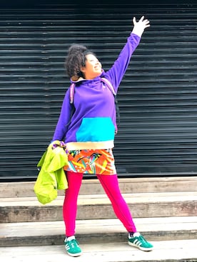 「アイテム（レギンス/スパッツ、レッド系）」を使った、モジャ子さん（レディース・165cm）の冬コーディネート