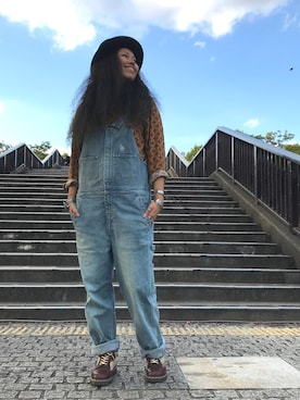 「ALDIES（アールディーズ）のアイテム（サロペット/オーバーオール）」を使った、モジャ子さん（レディース・165cm）の秋コーディネート