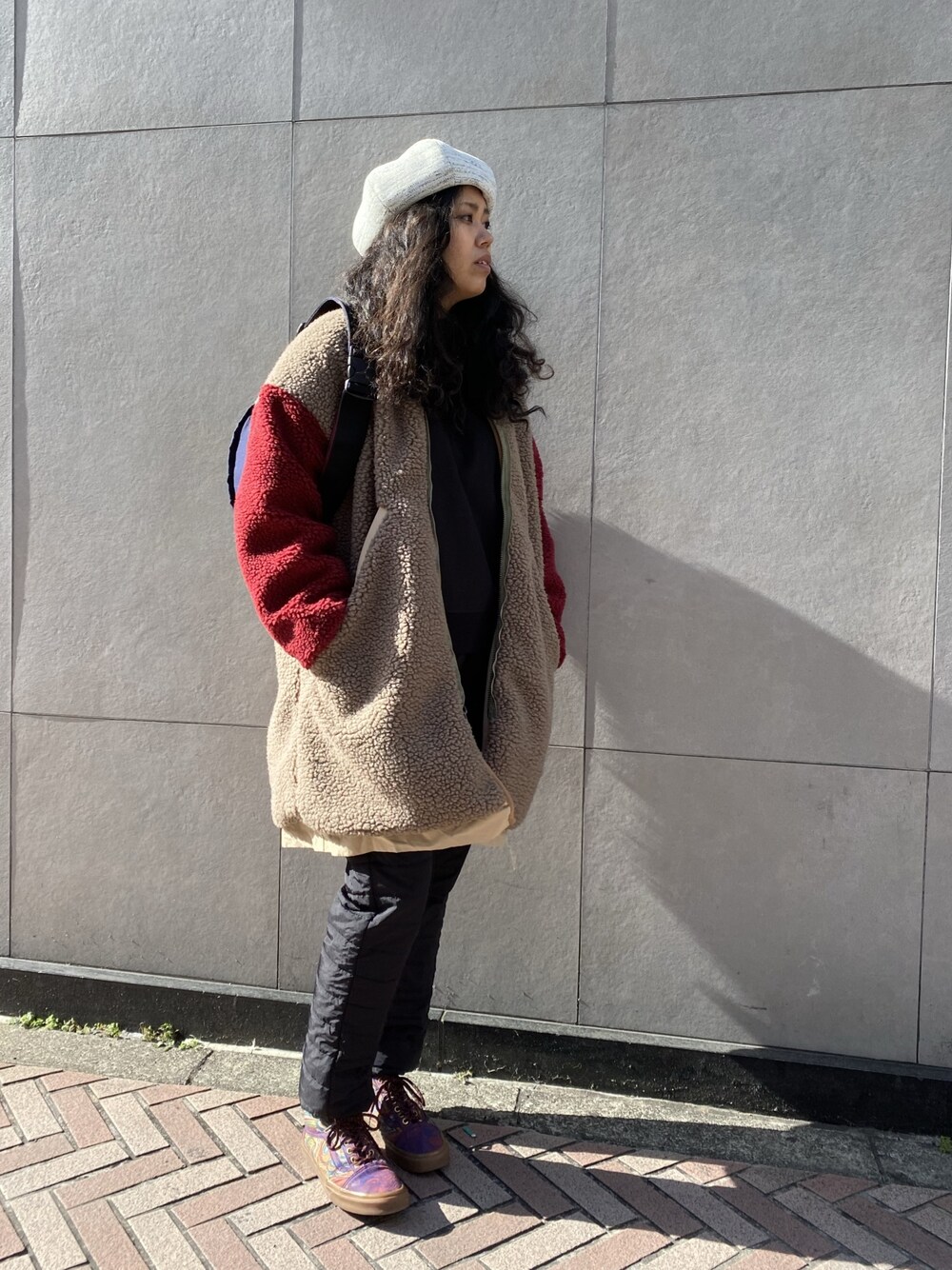 「ALDIES、ダウンパンツ、パンツスタイル、ボアジャケット、カジュアル、カジュアルコーデ、ラフ、ラクチンコーデ」｜「ALDIESのLow Gauge Knit Beret / ローゲージニットベレー（ハンチング/ベレー帽、ホワイト系）」を使った、モジャ子さん（レディース・165cm）の冬コーディネートの1枚目の写真