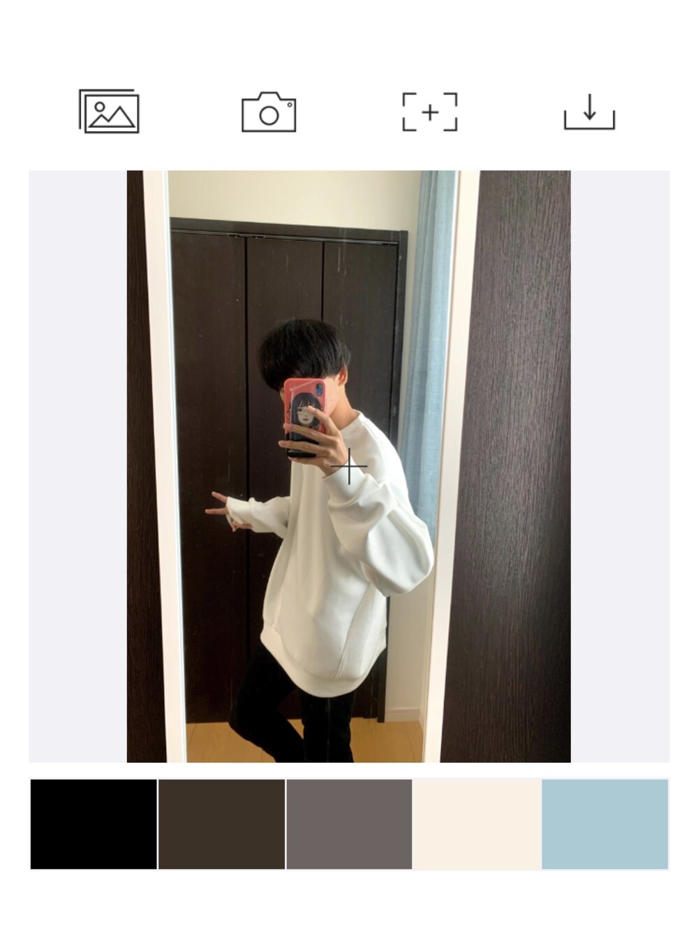 「シンプル、UNIQLO、ゆるコーデ、ラフ、白」｜「GUのアイテム（スウェット、ホワイト系）」を使った、super cellさん（メンズ・172cm）の秋コーディネートの1枚目の写真