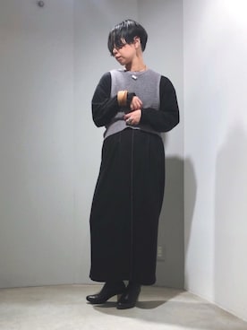 「アイテム（ベスト、パープル系）」を使った、mikako さん（レディース・160cm）の冬コーディネート