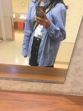 「UNIQLO（ユニクロ）のエクストラファインコットンブロードストライプシャツ（ボタンダウン・長袖）（Shirts、ブルー系）」を使った、Risaさん（レディース・168cm）の春コーディネート