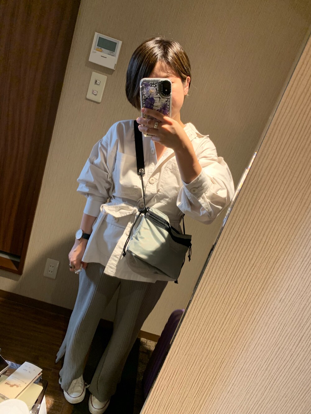 「大人カジュアル、カジュアル、シンプル、パンツスタイル、シルバーアクセサリー、低身長コーデ、おしゃれさんと繋がりたい」｜「LOWRYS FARMのベルトツキミリタリージャケット　824768（ミリタリージャケット、ホワイト系）」を使った、mana**さん（レディース・151cm）の春コーディネートの1枚目の写真
