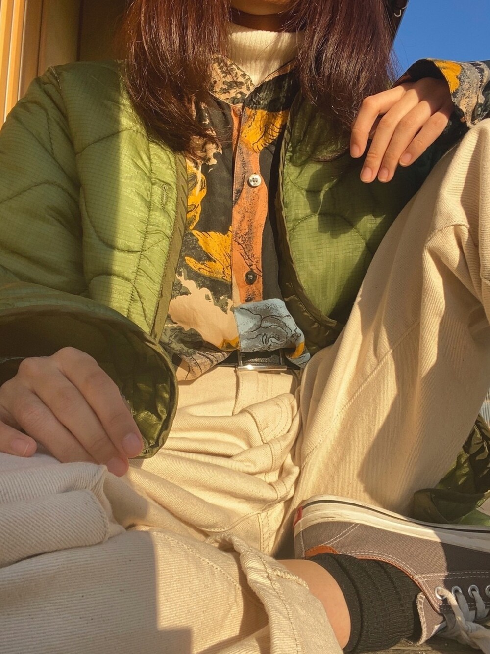 「M65、ミリタリージャケット、柄シャツ、白デニム、ライナージャケット、ランチ、160cm、古着女子、古着、タートルネック」｜「古着のアイテム（シャツ/ブラウス、イエロー系）」を使った、よちゃんさん（レディース・160cm）の秋コーディネートの1枚目の写真